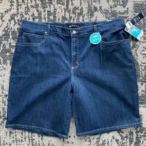 NWT Lee Relaxed Fit Bermuda Shorts Size 22W